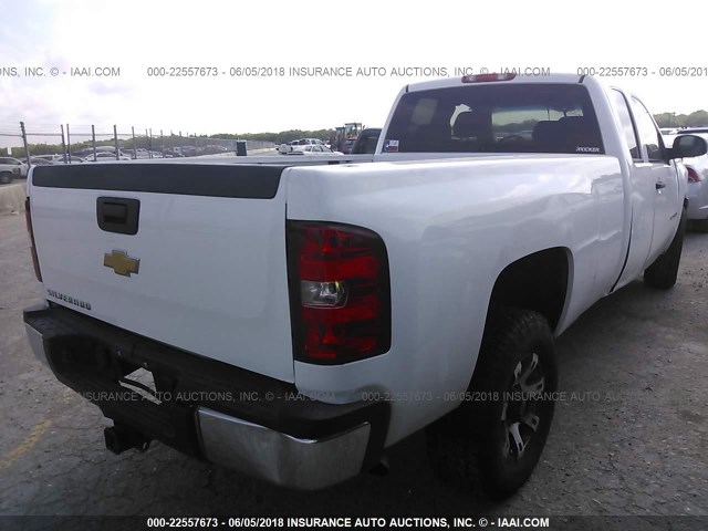 1GCHC49K39E161514 - 2009 CHEVROLET SILVERADO C2500 HEAVY DUTY WHITE photo 4