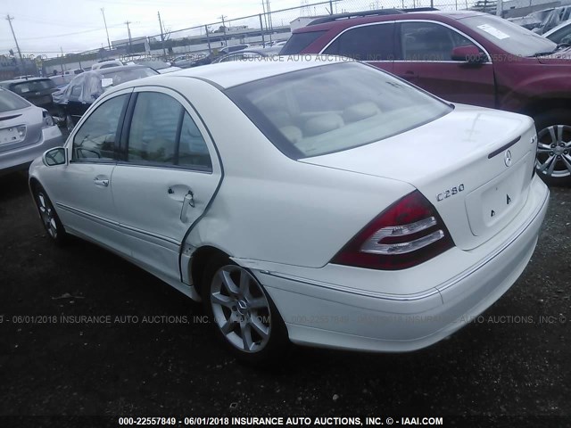 WDBRF92H87F895837 - 2007 MERCEDES-BENZ C 280 4MATIC WHITE photo 3