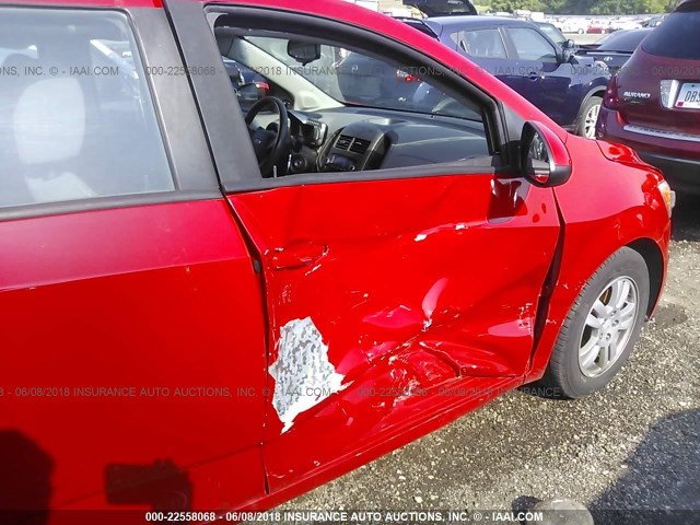 1G1JA5SH3C4168562 - 2012 CHEVROLET SONIC LS 红色 照片 6