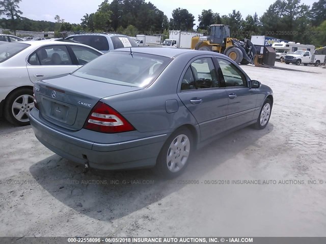 WDBRF84J75F690632 - 2005 MERCEDES-BENZ C 320 4MATIC BLUE photo 4