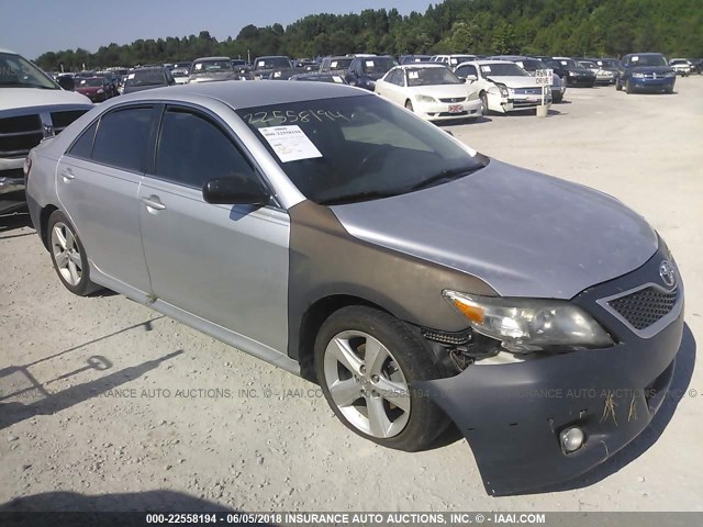 4T1BF3EK7BU748898 - 2011 TOYOTA CAMRY SE/LE/XLE SILVER photo 1