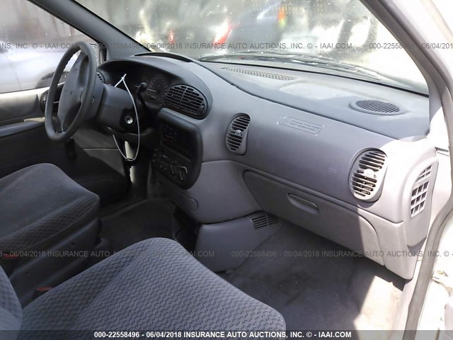 2B4FP2536WR712318 - 1998 DODGE CARAVAN WHITE photo 5