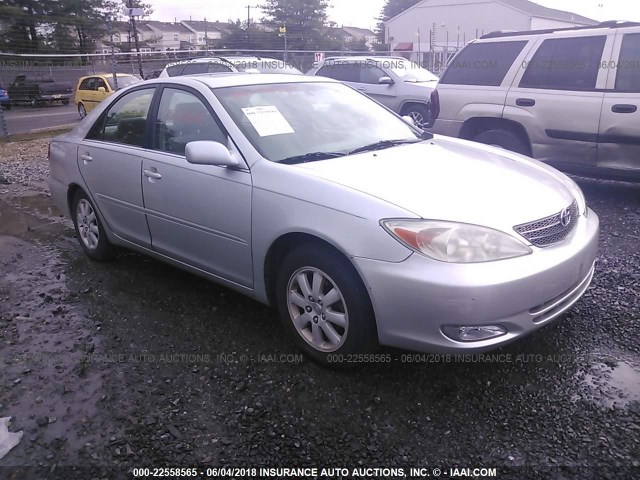 4T1BE30K12U109670 - 2002 TOYOTA CAMRY LE/XLE/SE SILVER photo 1