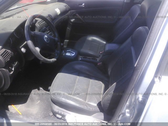 WVWWH63BX1E247355 - 2001 VOLKSWAGEN PASSAT GLX 浅蓝色 照片 5