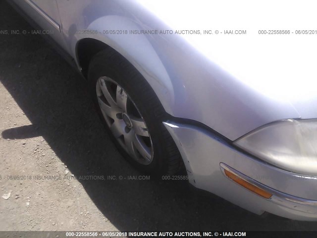WVWWH63BX1E247355 - 2001 VOLKSWAGEN PASSAT GLX 浅蓝色 照片 6