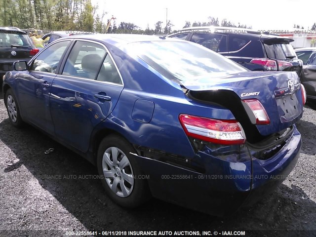 4T4BF3EK5BR125236 - 2011 TOYOTA CAMRY SE/LE/XLE 蓝色 照片 3