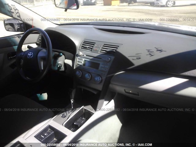 4T4BE46K78R045923 - 2008 TOYOTA CAMRY CE/LE/XLE/SE GRAY photo 5