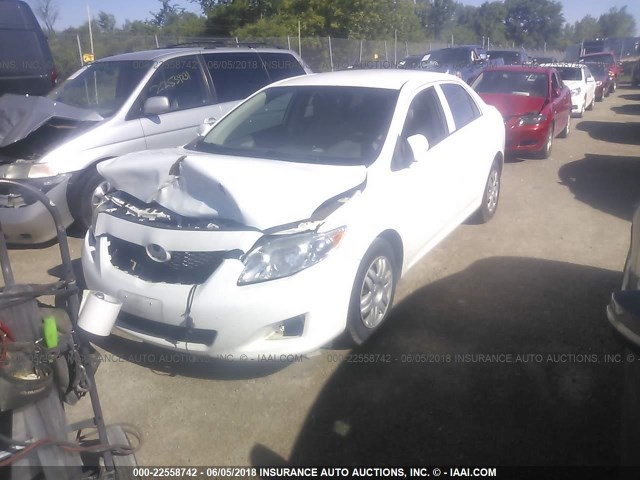 1NXBU40E49Z100734 - 2009 TOYOTA COROLLA S/LE/XLE WHITE photo 2