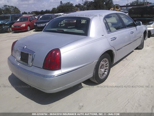 1LNHM83WX2Y666403 - 2002 LINCOLN TOWN CAR CARTIER SILVER photo 4