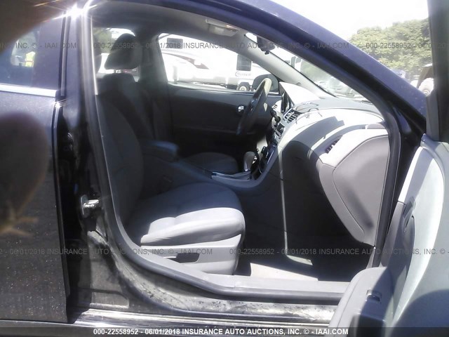 1G1ZB5E01CF153746 - 2012 CHEVROLET MALIBU LS GRAY photo 5