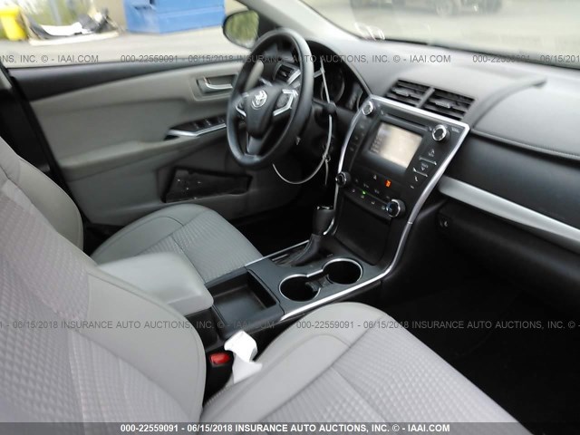 4T1BF1FK7FU928844 - 2015 TOYOTA CAMRY LE/XLE/SE/XSE BLACK photo 5