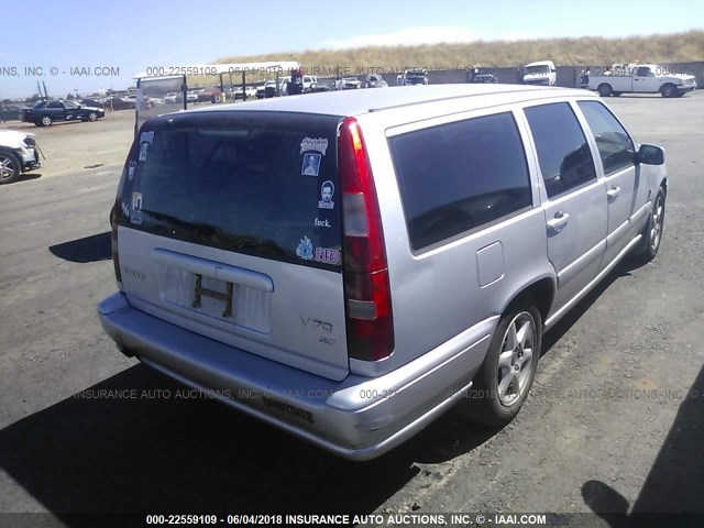 YV1LW56D9X2562880 - 1999 VOLVO V70 GLT SILVER photo 4