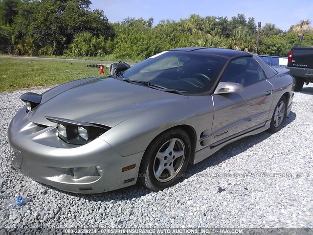 2G2FS22K822136137 - 2002 PONTIAC FIREBIRD Champagne photo 2