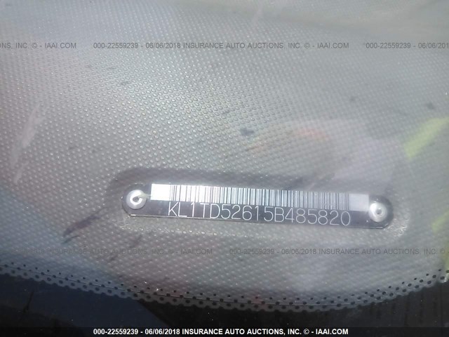 KL1TD52615B485820 - 2005 CHEVROLET AVEO LS RED photo 9