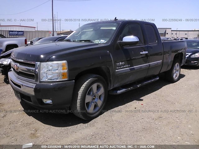 1GCRCSE02BZ306294 - 2011 CHEVROLET SILVERADO C1500 LT BLACK photo 2