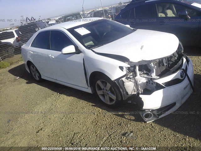 4T1BF1FK1DU654134 - 2013 TOYOTA CAMRY L/SE/LE/XLE WHITE photo 1