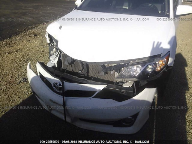 4T1BF1FK1DU654134 - 2013 TOYOTA CAMRY L/SE/LE/XLE 白色 照片 6