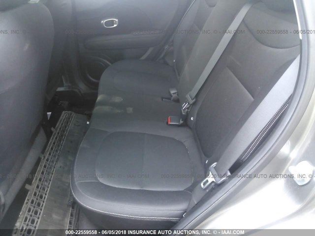 KNDJN2A25G7321955 - 2016 KIA SOUL GRAY photo 8