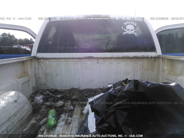 1GCEC14Z92Z304616 - 2002 CHEVROLET SILVERADO C1500 WHITE photo 8