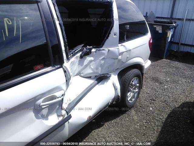 1B4GP45312B642400 - 2002 DODGE CARAVAN SPORT WHITE photo 6