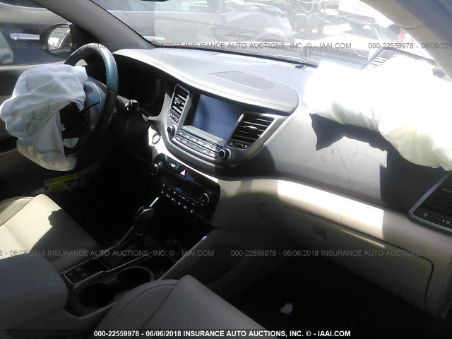 KM8J3CA40HU448351 - 2017 HYUNDAI TUCSON LIMITED/SPORT AND ECO/SE RED photo 5