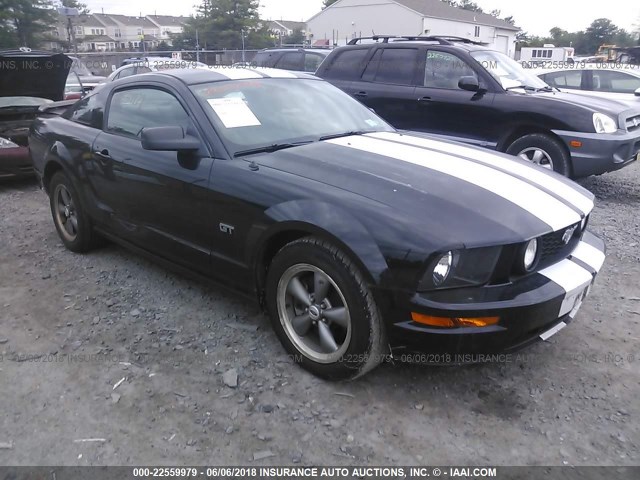 1ZVFT82H055201052 - 2005 FORD MUSTANG GT BLACK photo 1