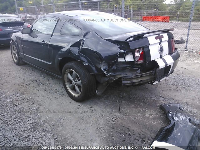 1ZVFT82H055201052 - 2005 FORD MUSTANG GT BLACK photo 3