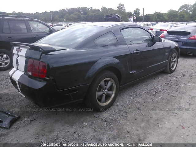 1ZVFT82H055201052 - 2005 FORD MUSTANG GT BLACK photo 4