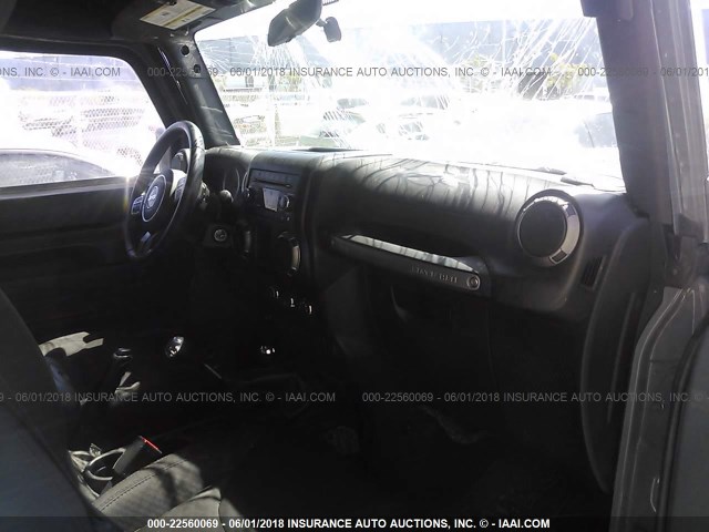 1C4AJWAG7FL583741 - 2015 JEEP WRANGLER SPORT Boz foto 5