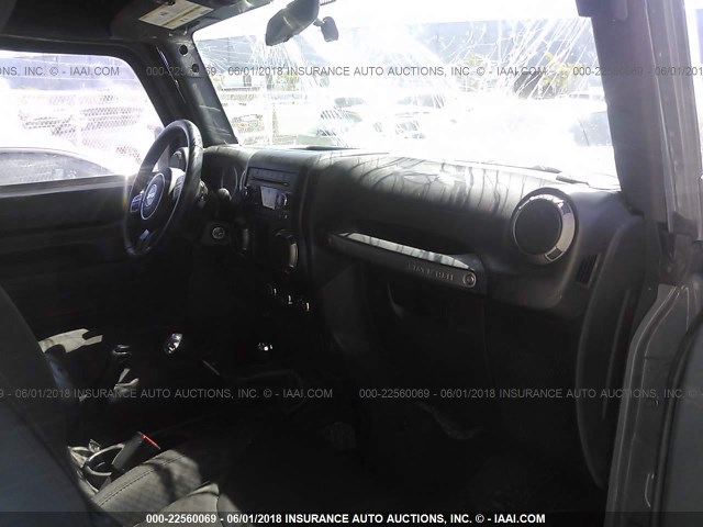 1C4AJWAG7FL583741 - 2015 JEEP WRANGLER SPORT GRAY photo 5