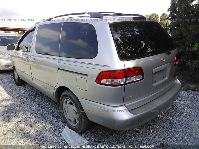 4T3ZF13CX2U425631 - 2002 TOYOTA SIENNA LE/XLE SILVER photo 3