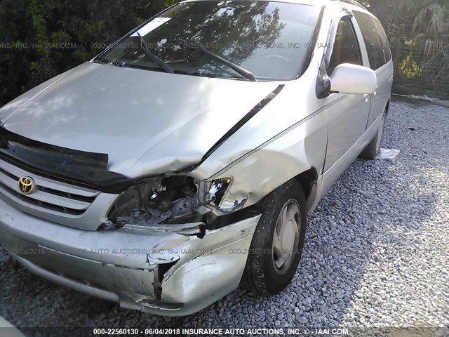 4T3ZF13CX2U425631 - 2002 TOYOTA SIENNA LE/XLE SILVER photo 6