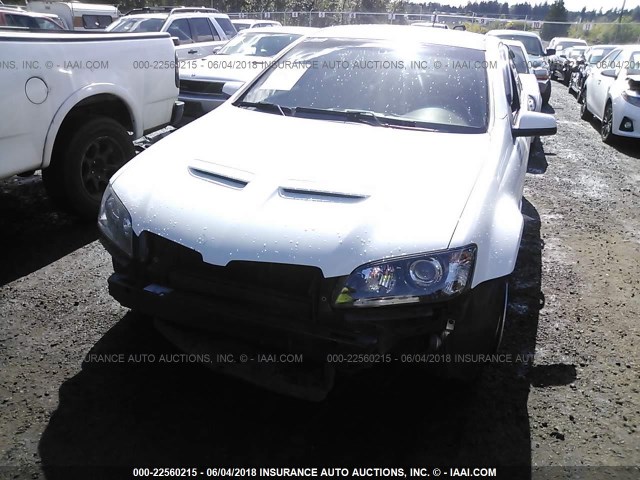 6G2EC57Y49L155658 - 2009 PONTIAC G8 GT WHITE photo 6