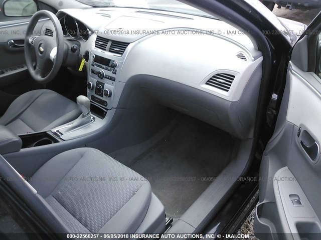 1G1ZB5EB3A4105112 - 2010 CHEVROLET MALIBU LS BLACK photo 5