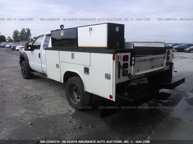 1FD9X4HY4BEA60529 - 2011 FORD F450 SUPER DUTY WHITE photo 3