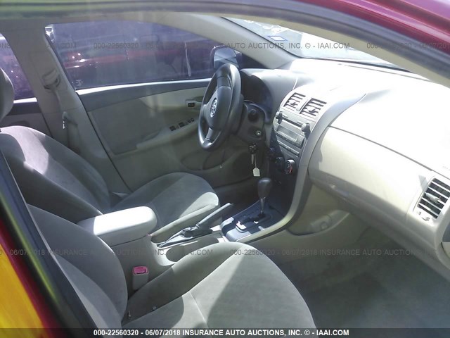 JTDBL40E899031539 - 2009 TOYOTA COROLLA LE/XLE RED photo 5