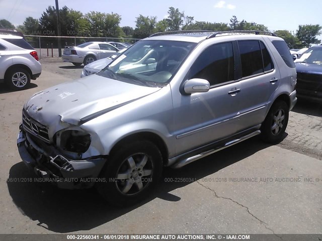 4JGAB75E73A373980 - 2003 MERCEDES-BENZ ML 500 SILVER photo 2