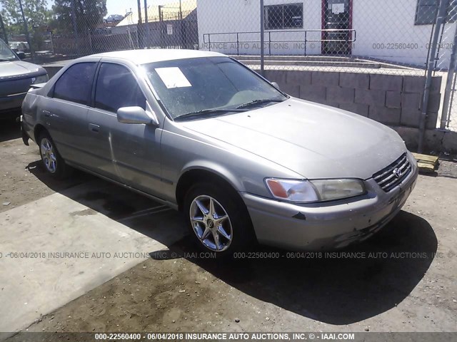 JT2BG22K5V0042758 - 1997 TOYOTA CAMRY LE/XLE Сұр фото 1