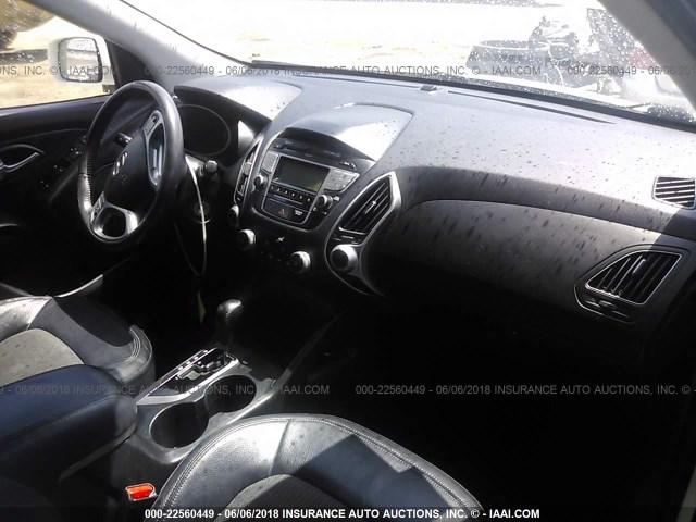 KM8JU3AC0BU207028 - 2011 HYUNDAI TUCSON GLS/LIMITED WHITE photo 5