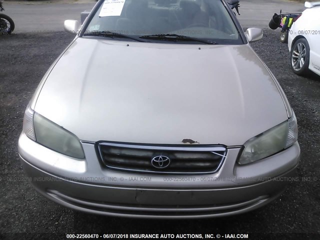 4T1BG22K11U811035 - 2001 TOYOTA CAMRY CE/LE/XLE 金色 照片 6