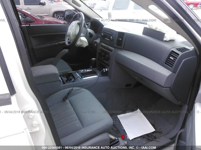 1J4GR48K76C290532 - 2006 JEEP GRAND CHEROKEE LAREDO/COLUMBIA/FREEDOM 白色 照片 5