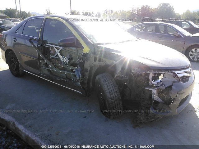 4T1BD1FK8EU115954 - 2014 TOYOTA CAMRY HYBRID/LE/XLE 灰色 照片 6