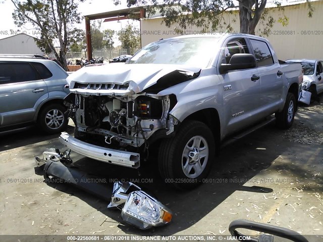 5TFEY5F19EX170092 - 2014 TOYOTA TUNDRA CREWMAX SR5 SILVER photo 2