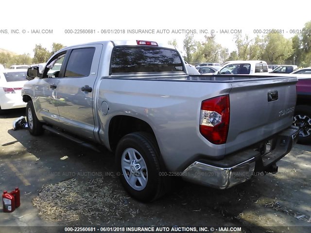 5TFEY5F19EX170092 - 2014 TOYOTA TUNDRA CREWMAX SR5 SILVER photo 3