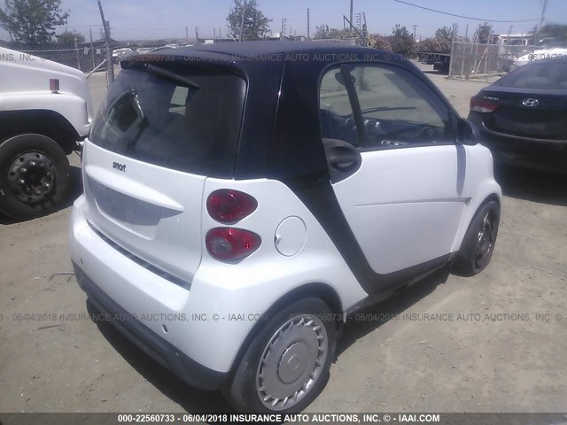 WMEEJ3BA0DK595308 - 2013 SMART FORTWO PURE/PASSION WHITE photo 4