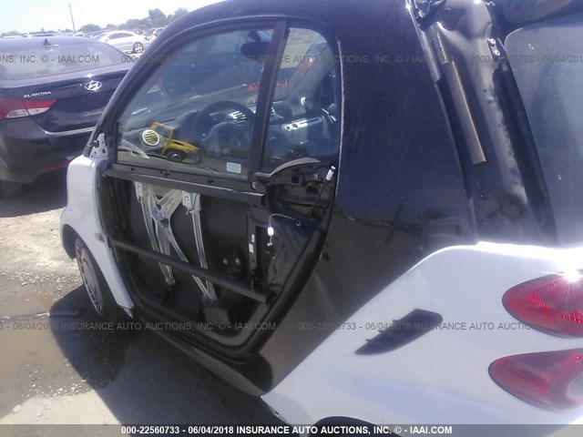 WMEEJ3BA0DK595308 - 2013 SMART FORTWO PURE/PASSION WHITE photo 6