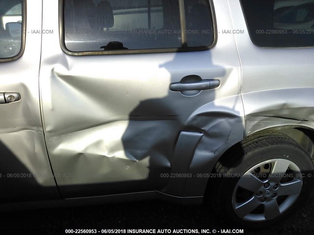 3GNDA13D07S521121 - 2007 CHEVROLET HHR LS SILVER photo 6