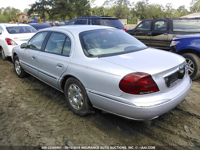 1LNFM97V2WY640866 - 1998 LINCOLN CONTINENTAL  Srebrny zdjęcie 3