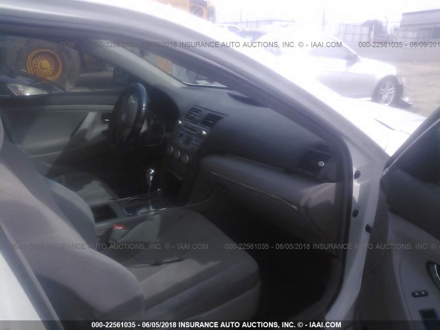 4T1BE46K08U787719 - 2008 TOYOTA CAMRY CE/LE/XLE/SE WHITE photo 5