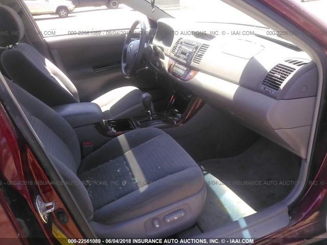 4T1BE30KX5U102169 - 2005 TOYOTA CAMRY LE/XLE/SE 红色 照片 5